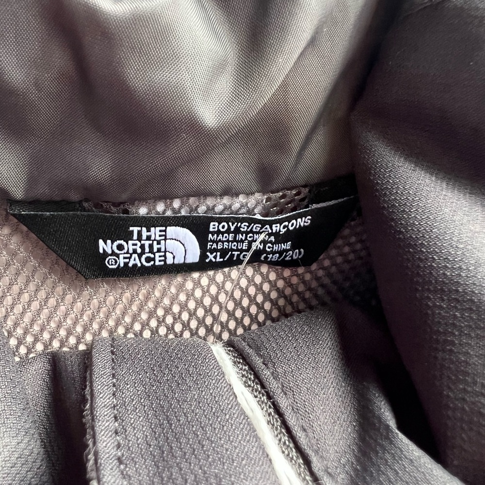 Black Northface windbreaker XL kids sizing - Picture 2 of 3